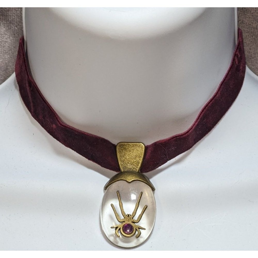 Disney Hocus Pocus Mary Sanderson Velvet Necklace with Gold Spider